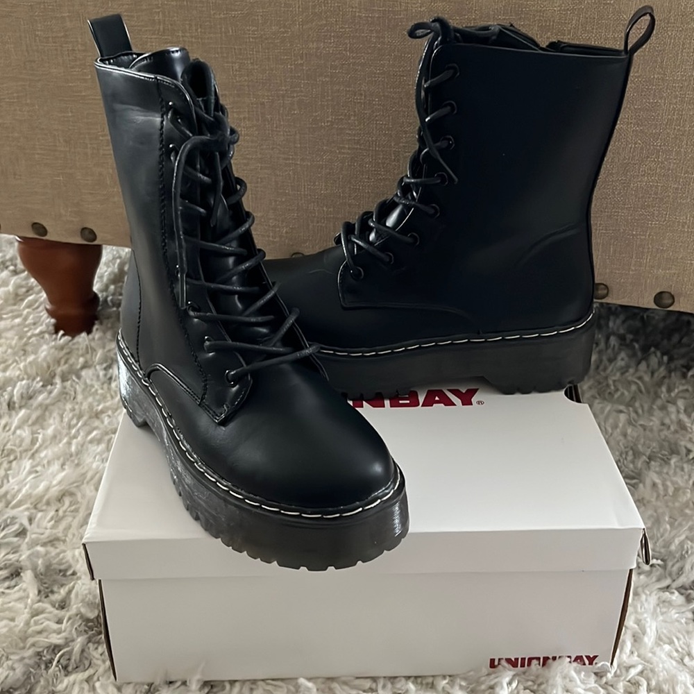 NEW UnionBay Women’s Boots Platform Combat Boots Black Lace Size 7.5M